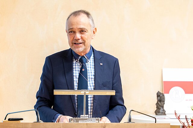 Dr. Volkmar Schön am Rednerpult
