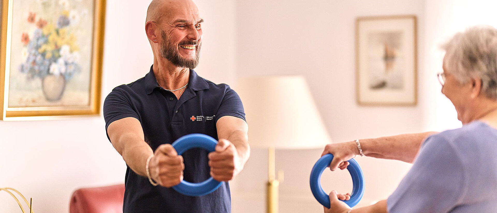 Weitere Kurse und Fortbildungen Aktivierender Hausbesuch: Gymnastik mit Ringen