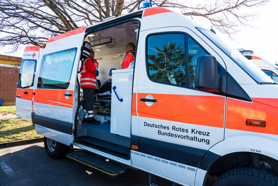 DRK im Einsatz gegen das Coronavirus DRK-Krankenwagen der Bundesvorhaltung