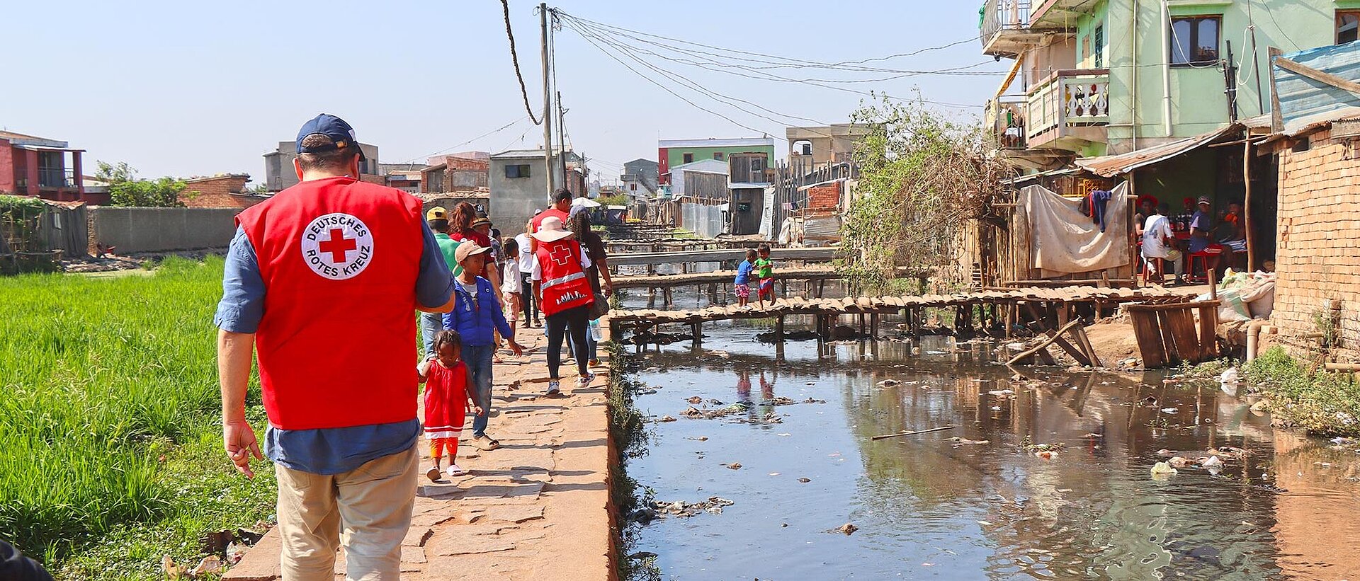 DRK-Projekt in Madagaskar DRKler an Flusspromenade