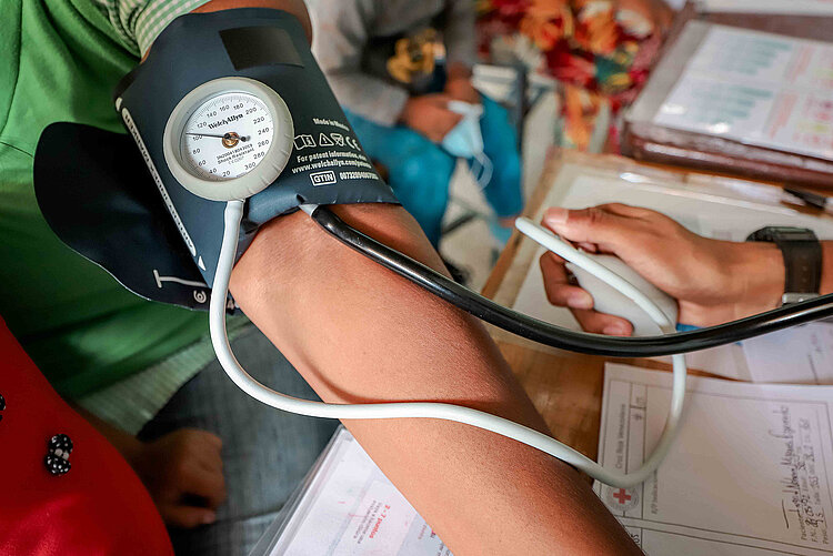 Messung des Blutdrucks Health Service des Venezolanischen Roten Kreuzes