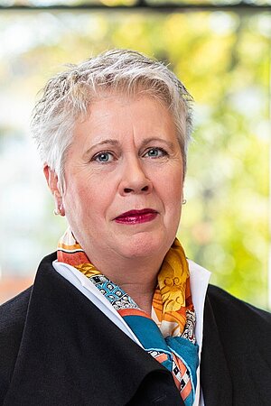 Dr. Heike Spieker