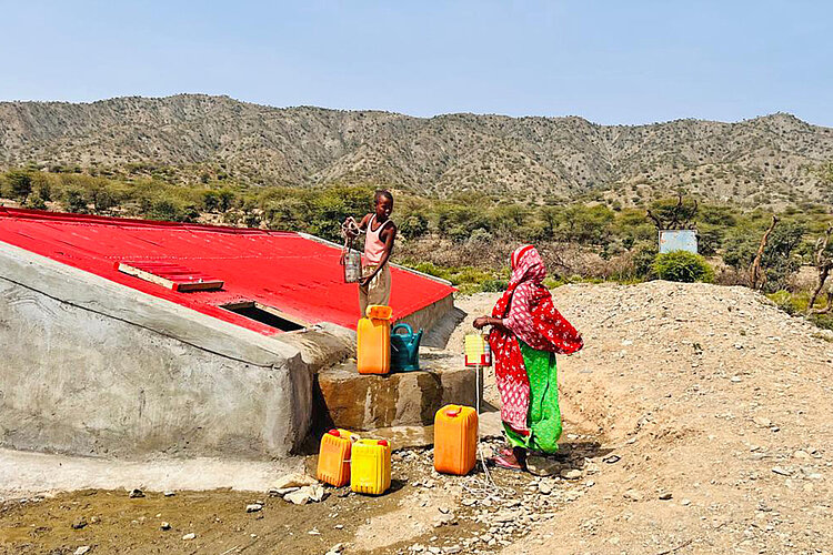Eine vom Roten Kreuz geschaffene Wasserstelle in Somalia 