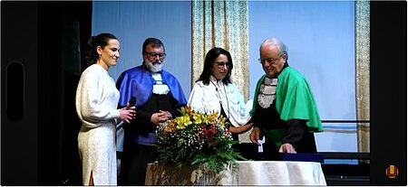 Feierliche Zeremonie 