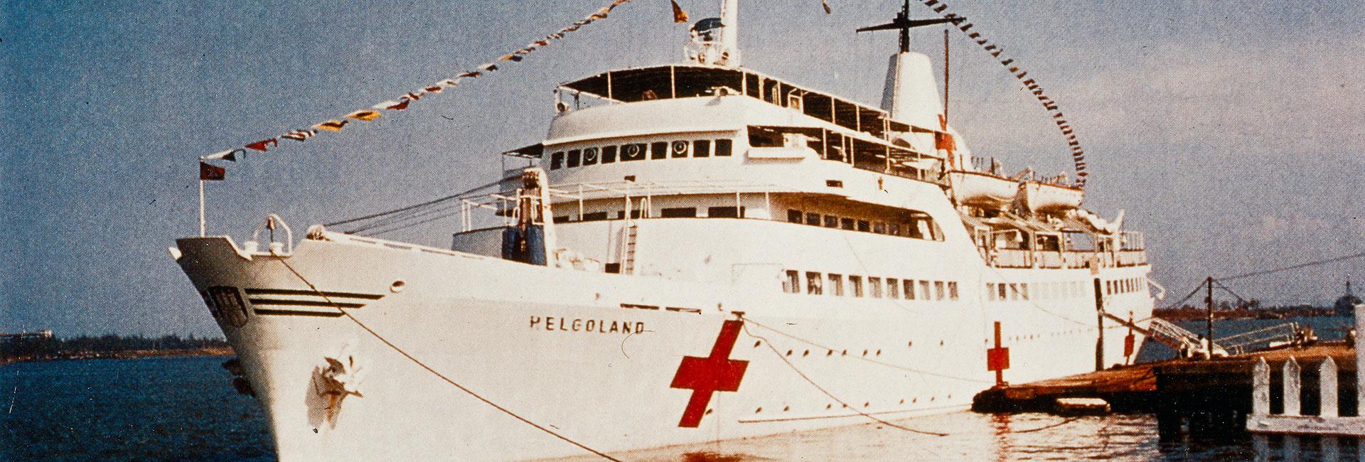Die Helgoland im Hafen Das Schiff Helgoland liegt im Hafen